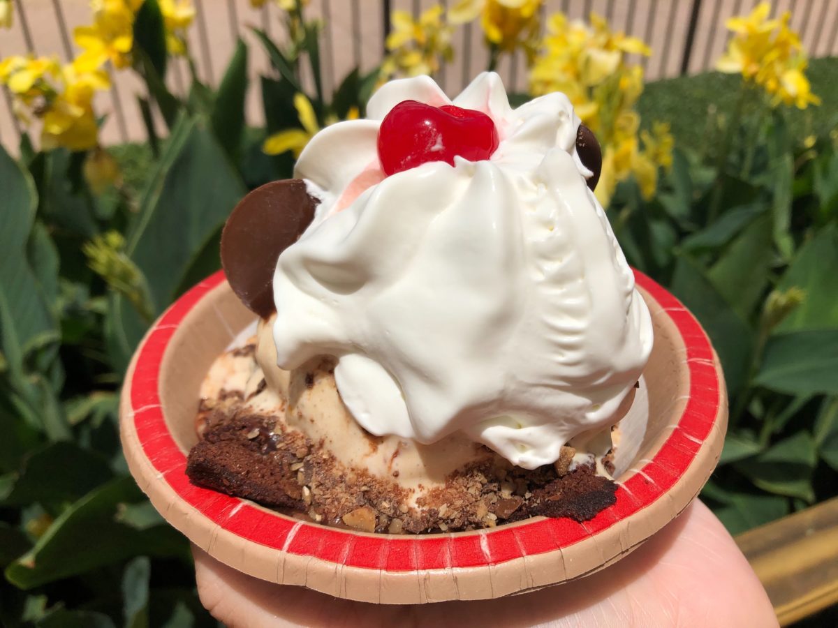 dulce de leche brownie magic kingdom plaza ice cream may 2019 9