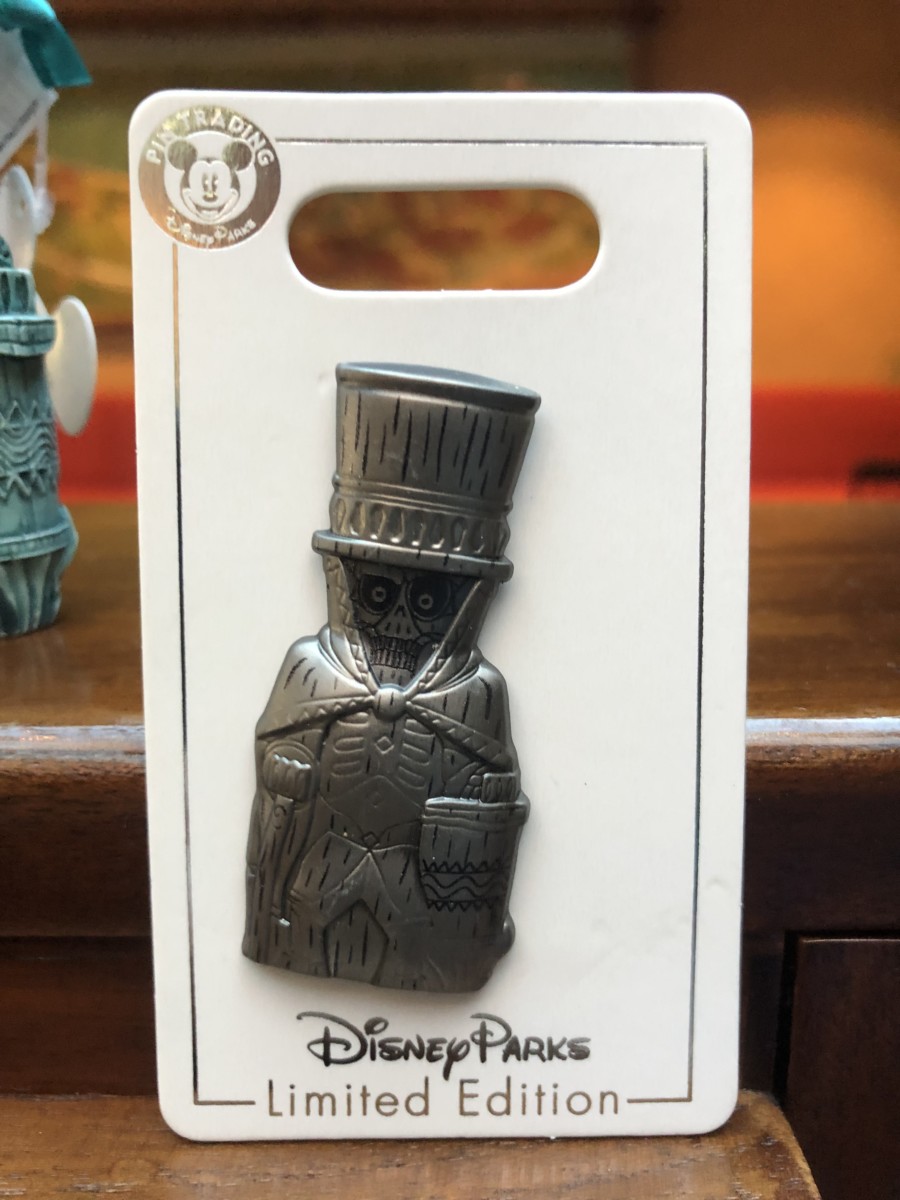 hatbox ghost ornament magnet 8