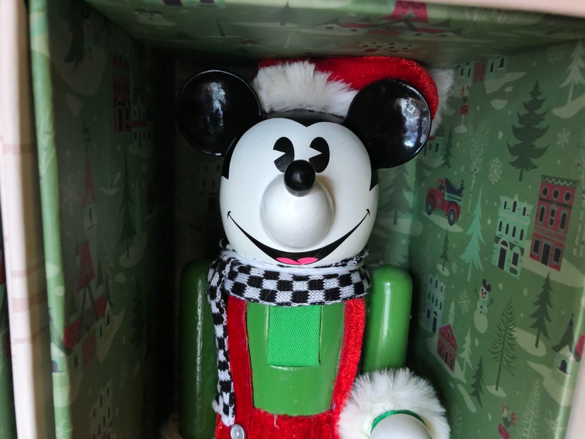 mickey minnie mouse nutcrackers disneyland castle holiday shoppe 6