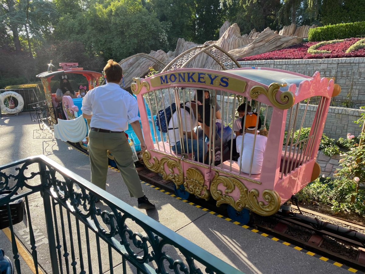 PHOTOS VIDEO Casey Jr Circus Train Chugs Back With Physical Distancing Measures At Disneyland