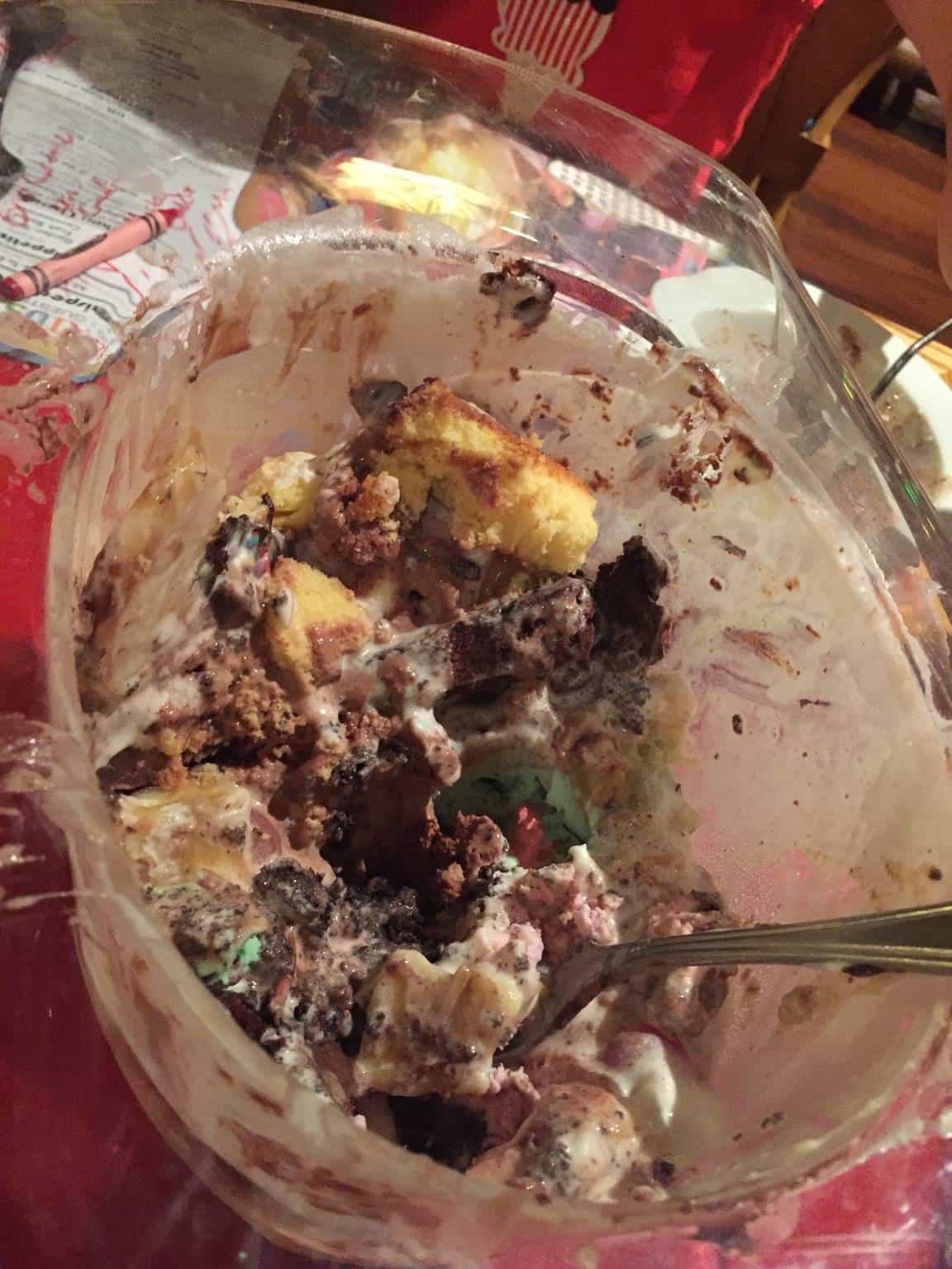 10 Gallon Hat dessert at Whispering Canyon
