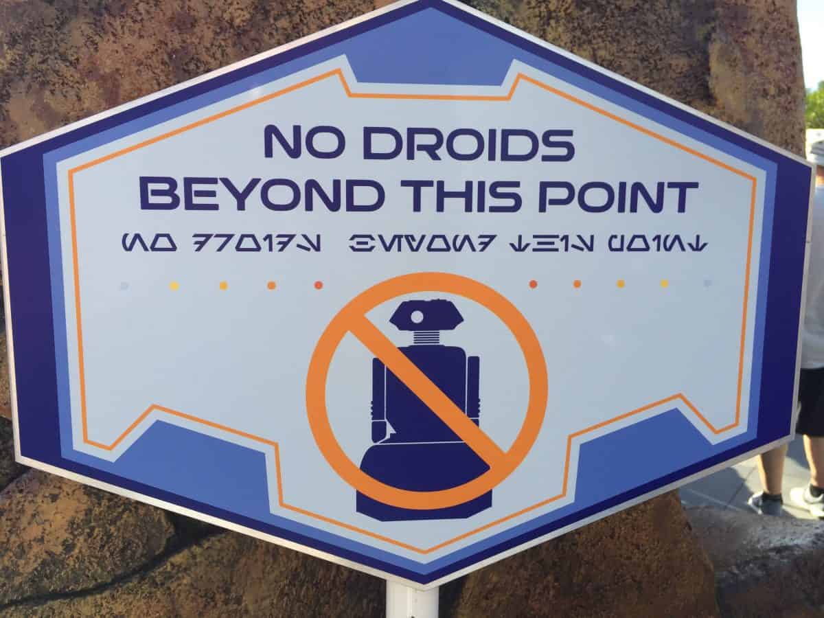 PHOTOS, VIDEO: Interactive Roaming Droid Character for Star Wars - Galaxy's Edge Unleashed on Disneyland, and Children Unleashed Onto It