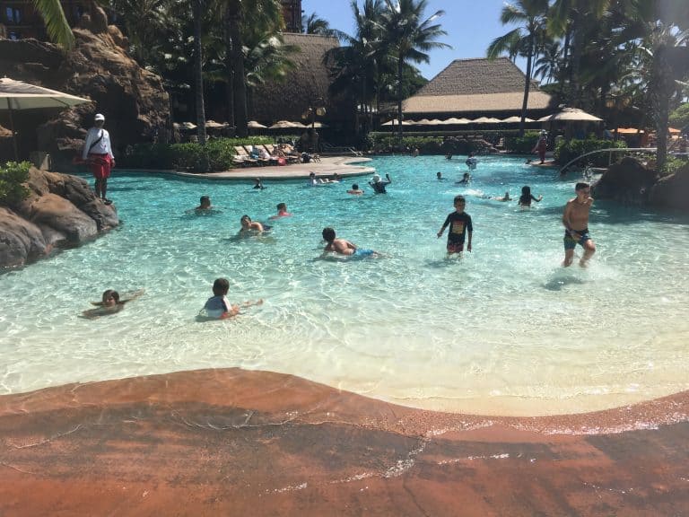The zero-entry pool at the Aulani