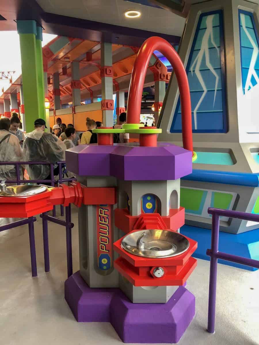 toy story alien saucer ride