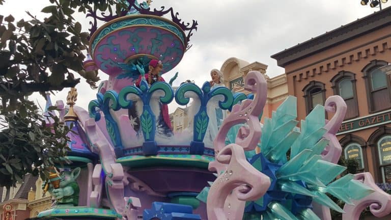 Frozen Float (Discover Wonder) Disney Stars on Parade at Disneyland Paris
