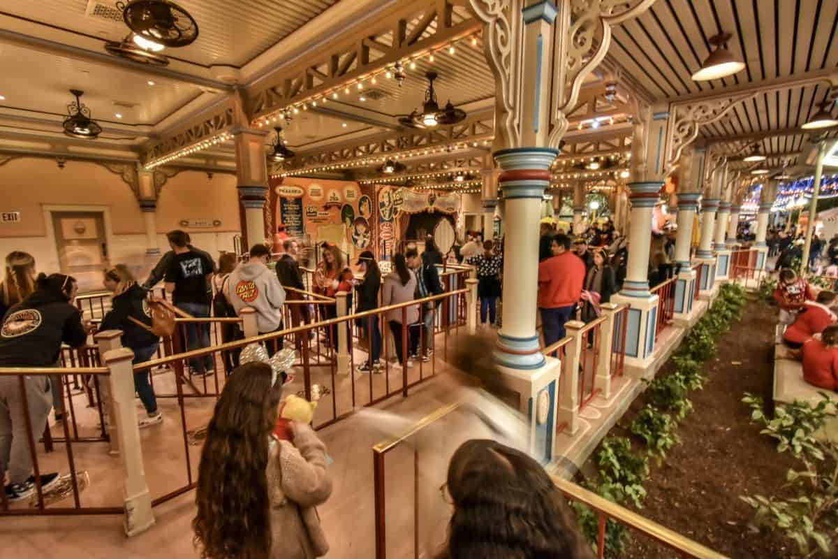 Buddy Pass Line Toy Story Midway Mania