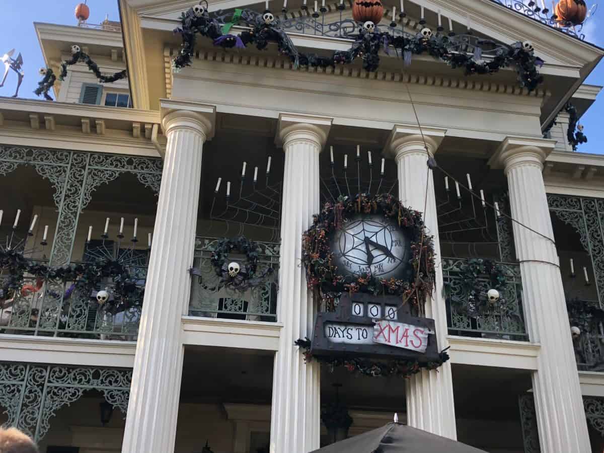 disneyland christmas day 2018 haunted mansion holiday