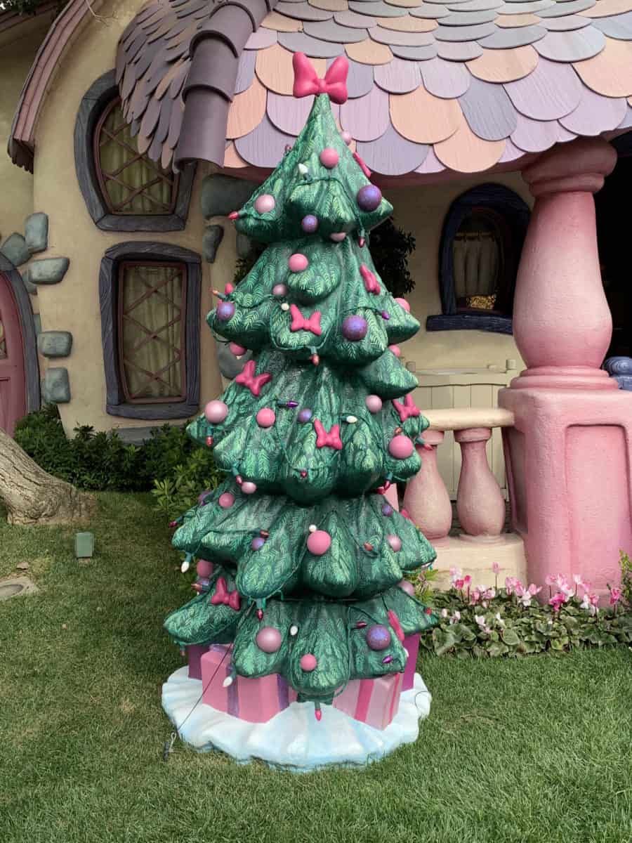 disneyland resort christmas tree minnie's house