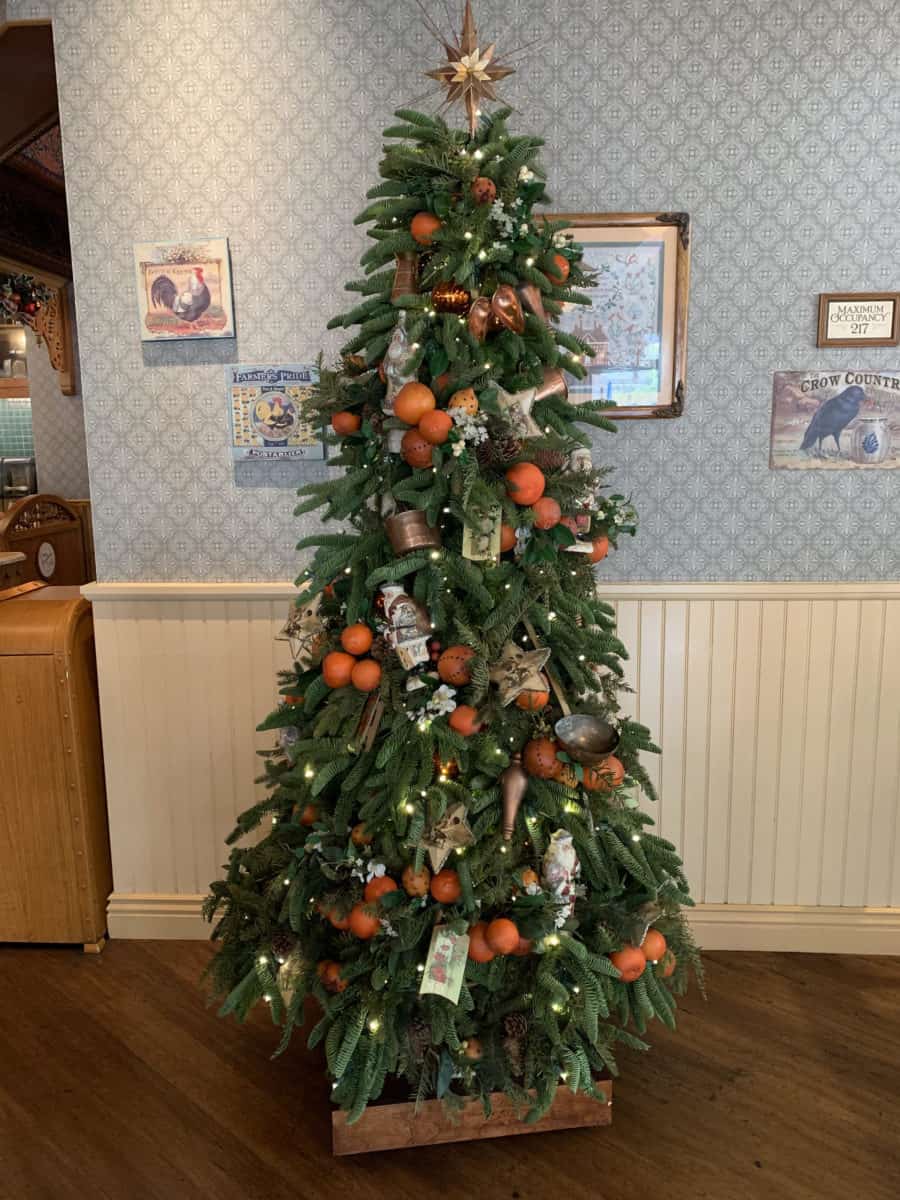 disneyland resort christmas tree