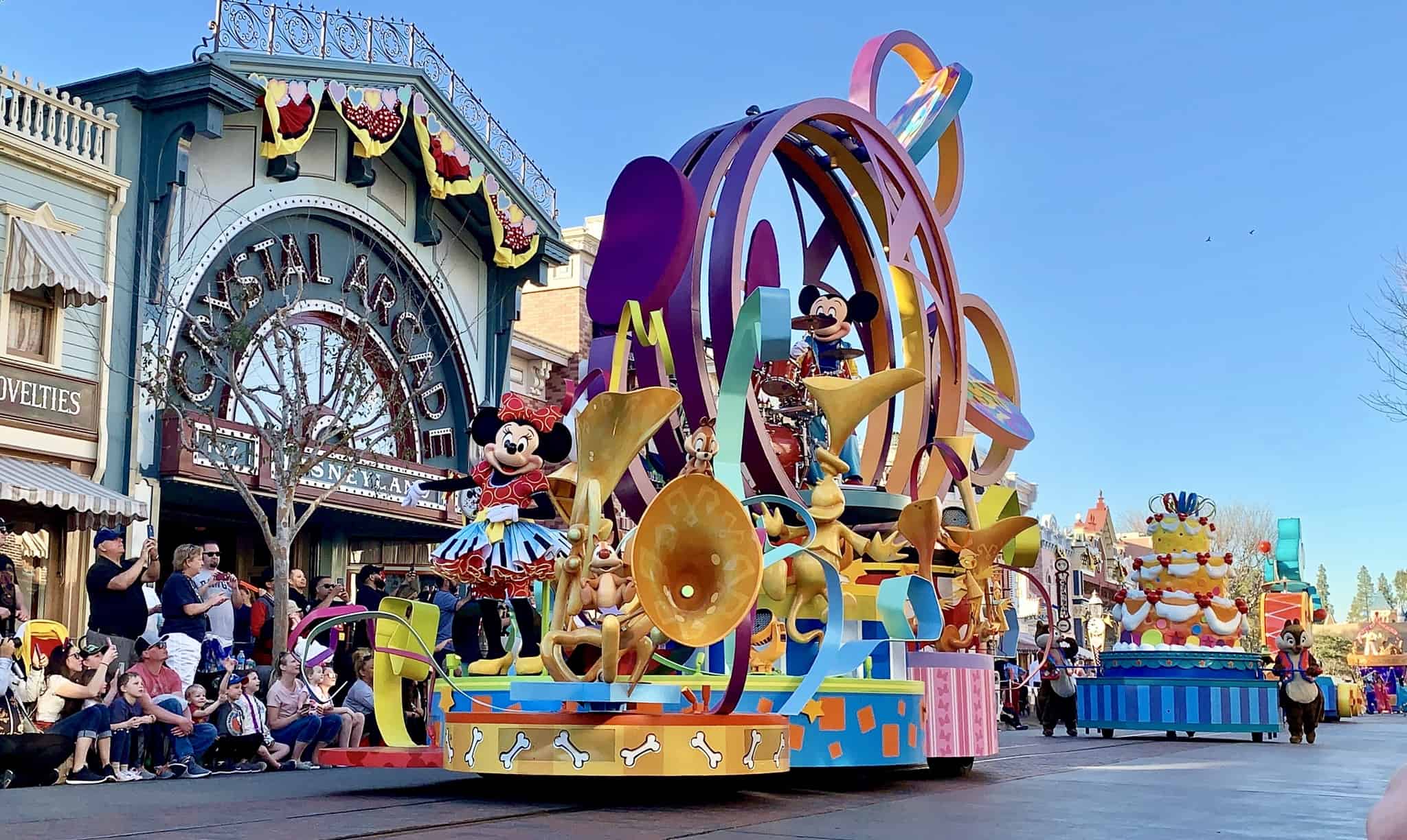 PHOTOS, VIDEO Mickey's Soundsational Parade Returns to Disneyland with