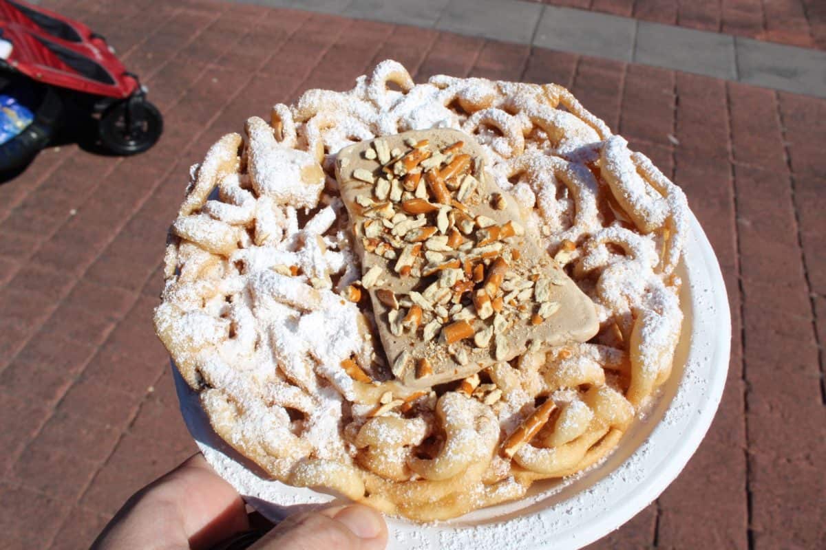 salted-caramel-funnel-cake-arts