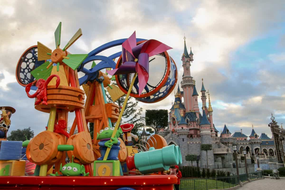  PHOTOS Stars on Parade Disneyland Park Disneyland Paris Maleficent