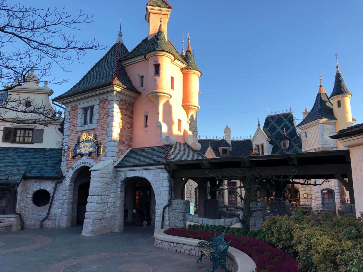 Review New Disney Princesses Breakfast At Auberge De Cendrillon Disneyland Paris Wdw News Today