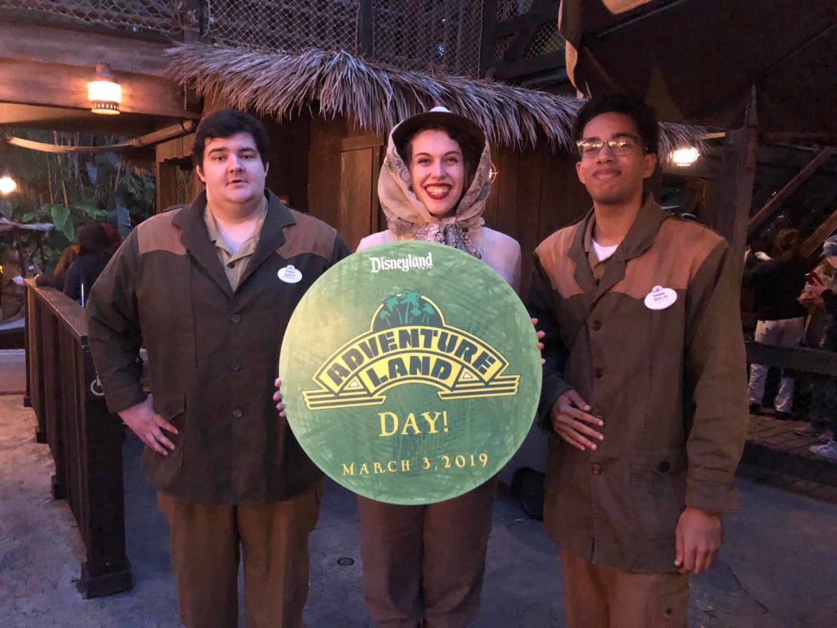 Disneyland cast members also got into the act with special signs and character meet-n-greets.