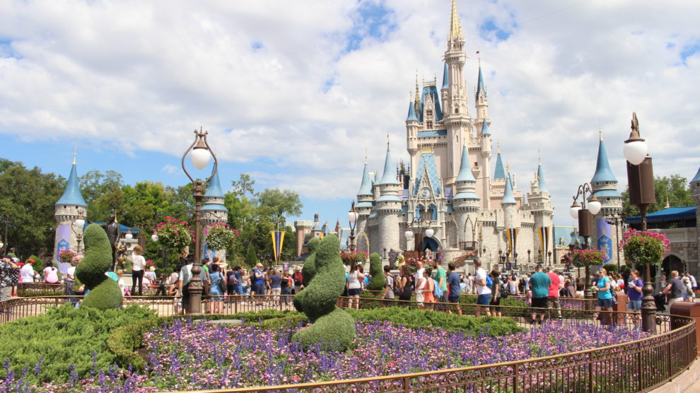 magic kingdom hours for people staying on a disney resort