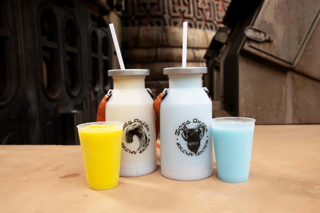 Bubo Wamba Family Farms Novelty Drink Vessel Milk Stand Star Wars Galaxy's Edge