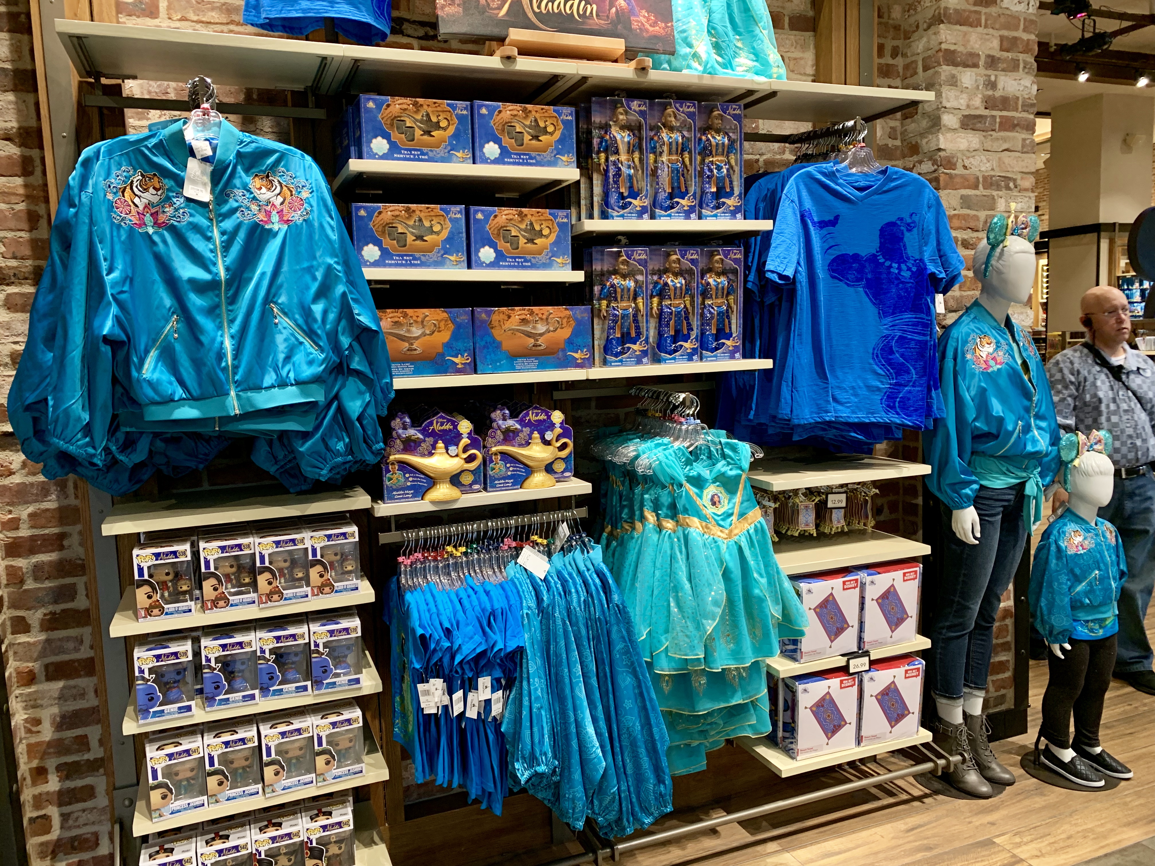 Photos A Whole New World Of Aladdin Merchandise Soars Into World Of Disney At Disneyland Resort Wdw News Today