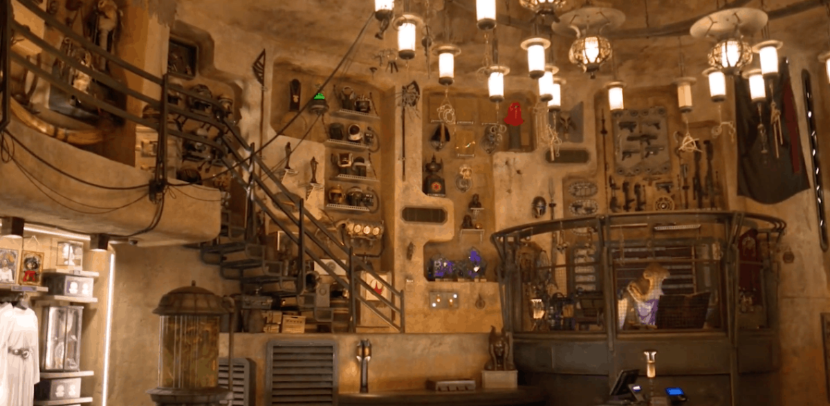 Star Wars: Galaxy's Edge Dok-Ondar's Den of Antiquities 