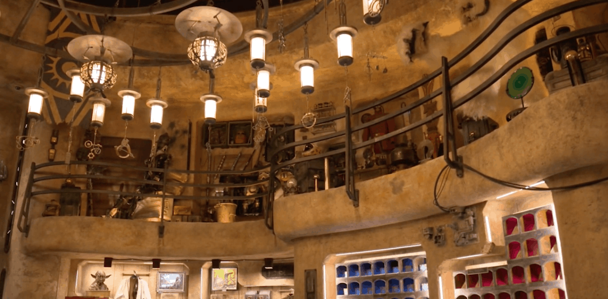 Star Wars: Galaxy's Edge Dok-Ondar's Den of Antiquities 