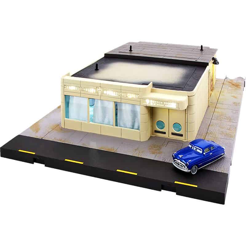 Cars Precision Series Doc Hudson's Ornament Valley Mechanical Clinic Playset