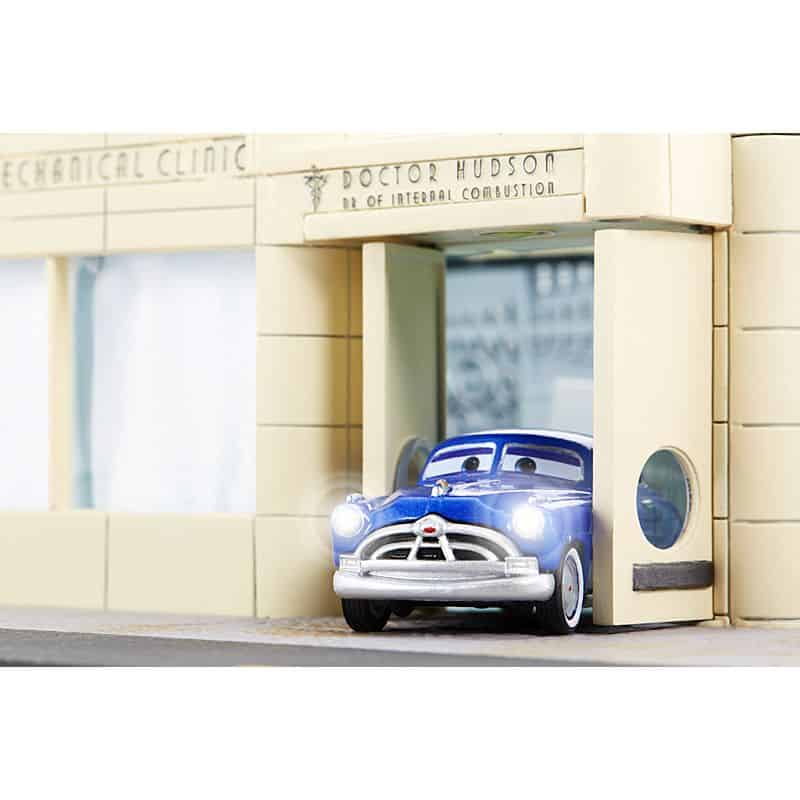 Cars Precision Series Doc Hudson's Ornament Valley Mechanical Clinic Playset