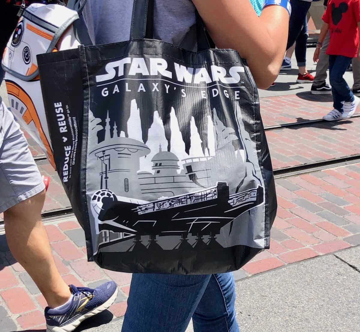 NWT 2 Star Wars Galaxy's Edge Reusable Bag Disney Disneyland Falcon R2D2 Black