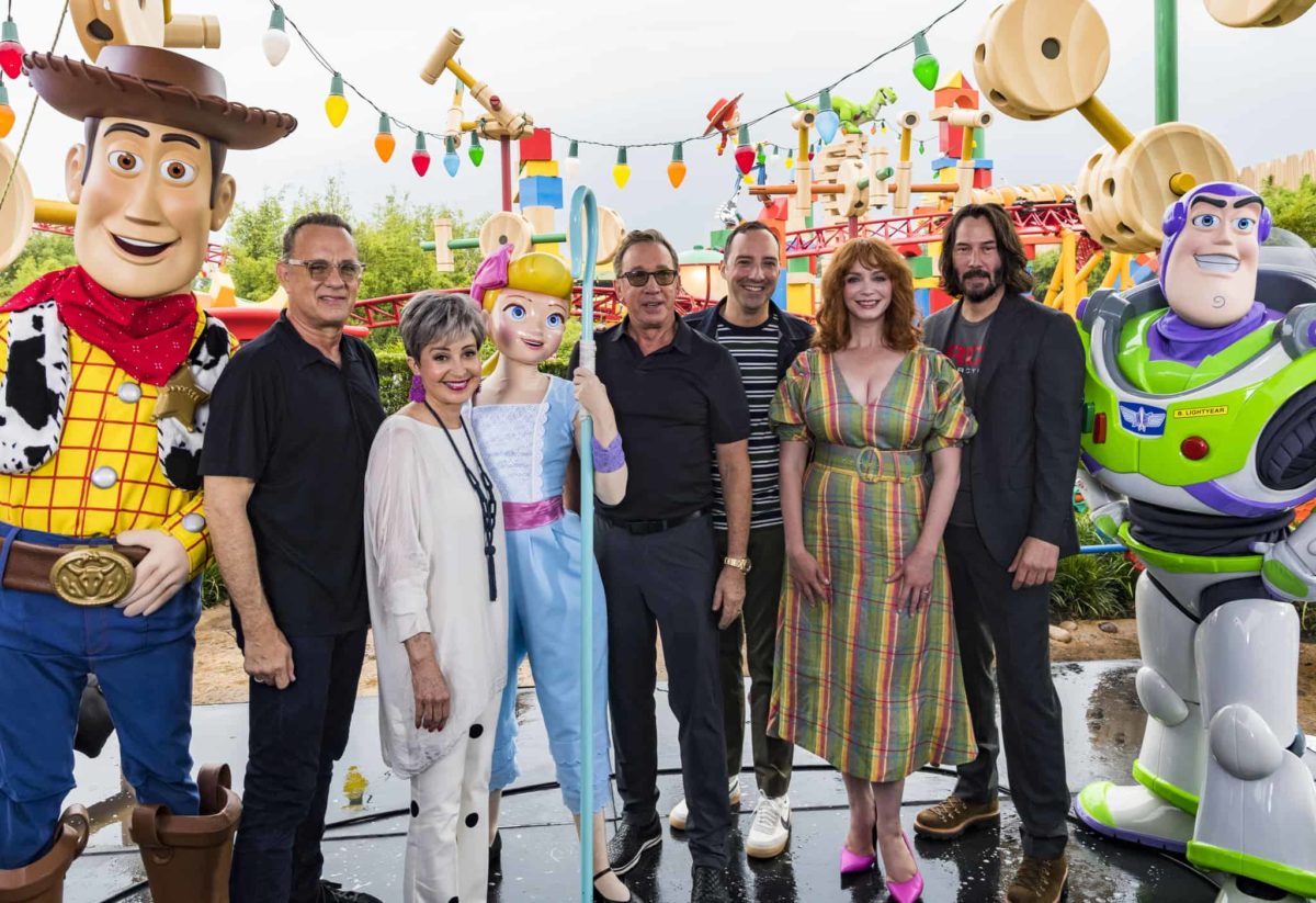 Photos The Cast Of Toy Story 4 Visits Toy Story Land To Kick Off Release Of Toy Story 4 Wdw News Today