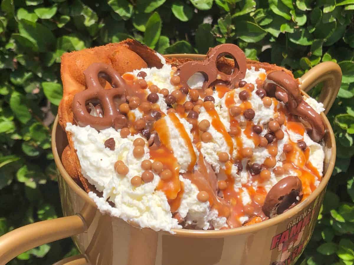 Review Salted Caramel Bubble Waffle Trophy Sundaes Pop Up At Aristocrepes In Disney Springs Wdw News Today