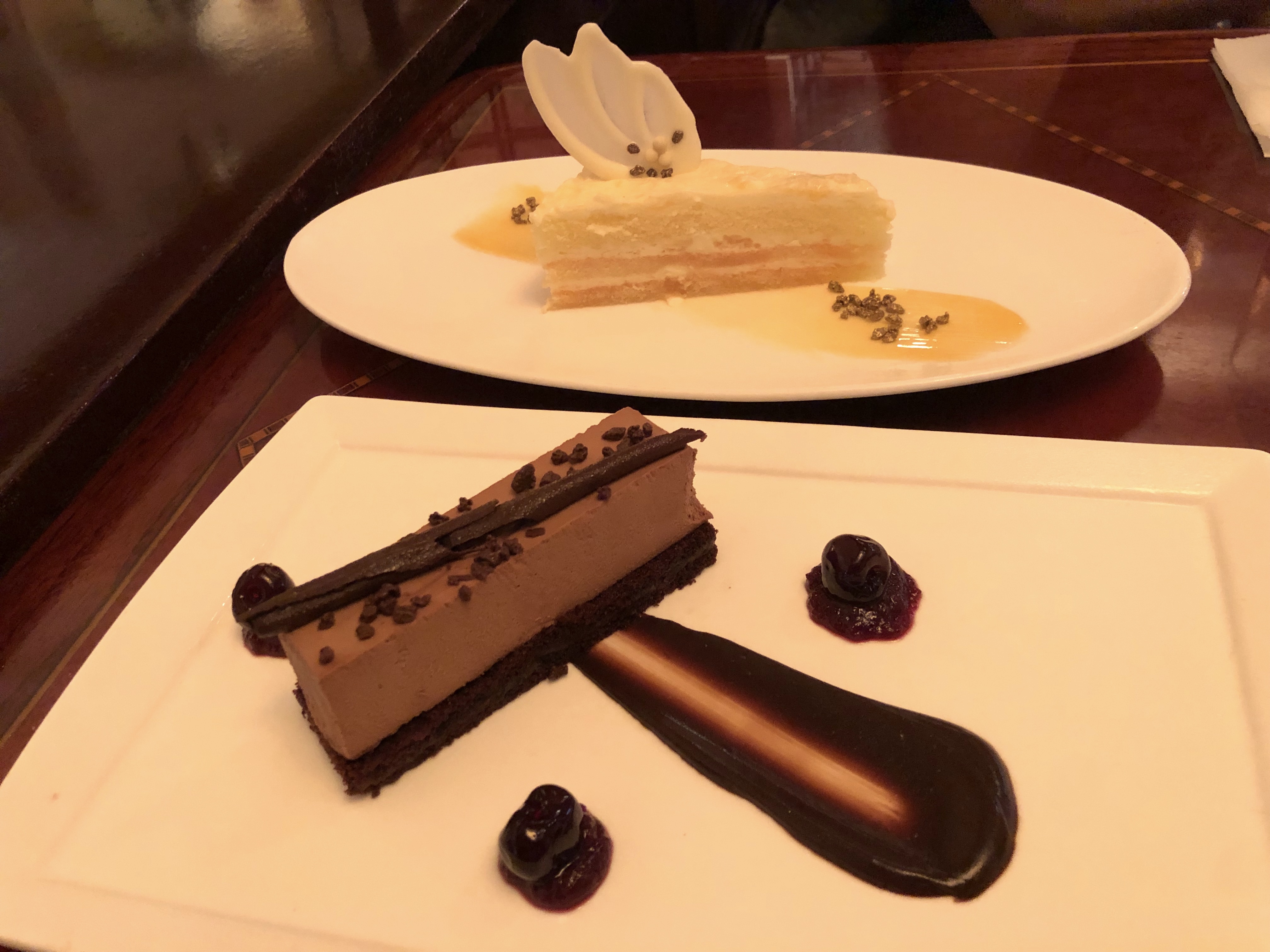 REVIEW: New Full-Sized Desserts and Heirloom Tomato Salad at The