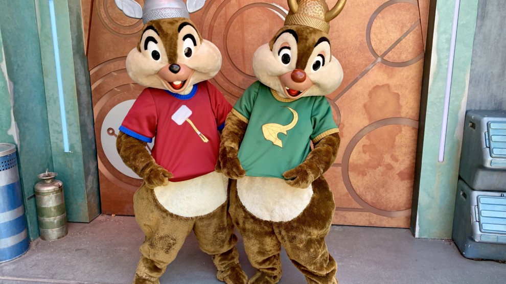 PHOTOS, VIDEO: Chip and Dale Greet Guests as Marvel's Thor and Loki at ...