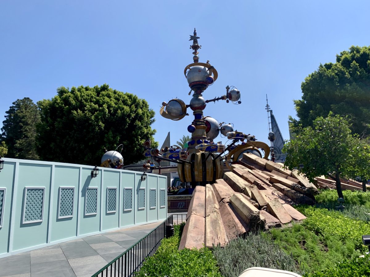 Disneyland Park Photo Report August 17 2019 Tomorrowland Refurbishment Halloween Decor and more
