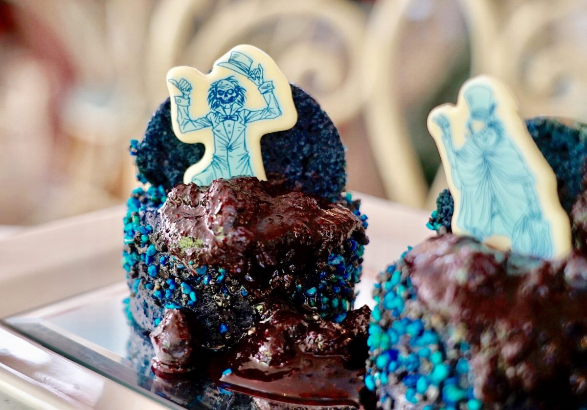 Sliders Materialize and "Hitchhiking" Ghost Blue Velvet Cake Trio Haunted Mansion 50th Anniversary River Belle Terrace Disneyland