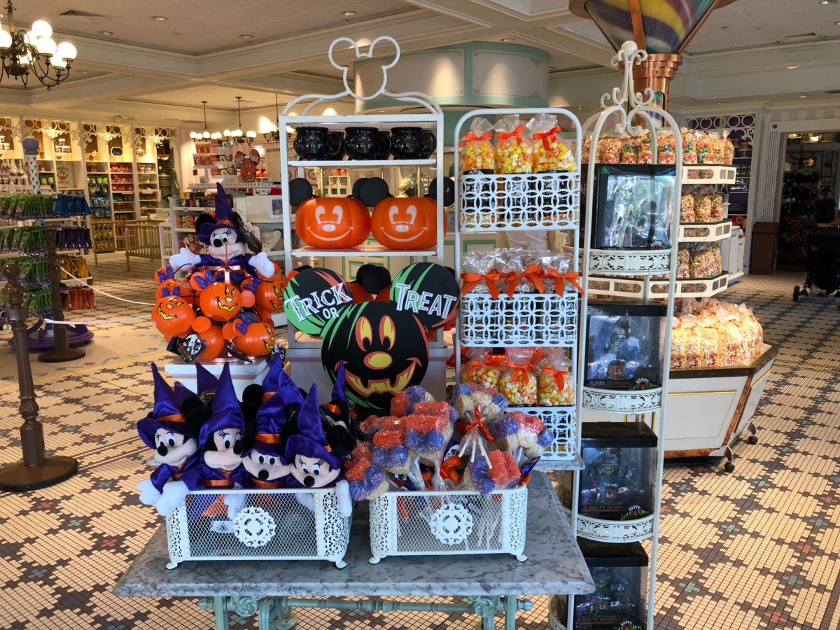 Magic Kingdom Halloween Display Main Street Confectioners