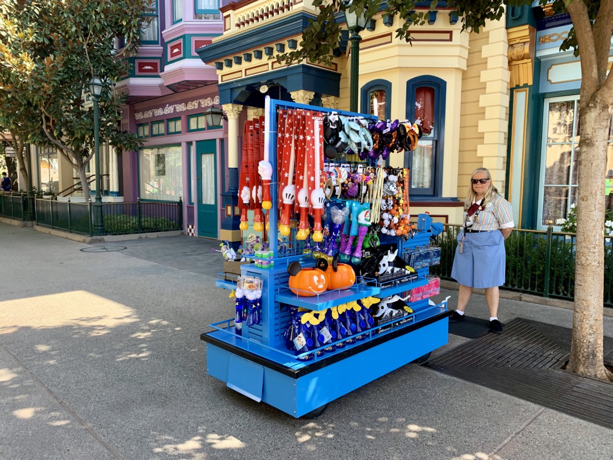  Disney California Adventure Photo Report 9:4:19 Tiana Alex and Ani Bangle, Halloween Decorations and More!