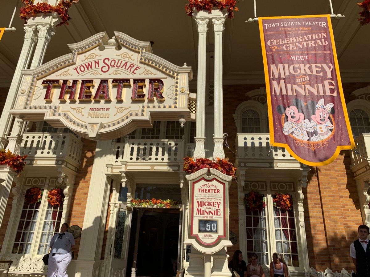 Photos Automated Photopass Cameras Installed At Mickey And Minnie Meet And Greet In Town Square 4807