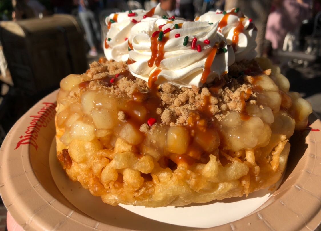 REVIEW: Apple Pie Funnel Cake at Stage Door Cafe for the 2019 Holiday ...