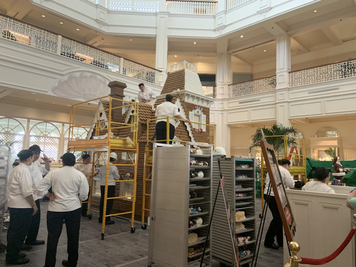 Grand Floridian Gingerbread House 2019 (8)