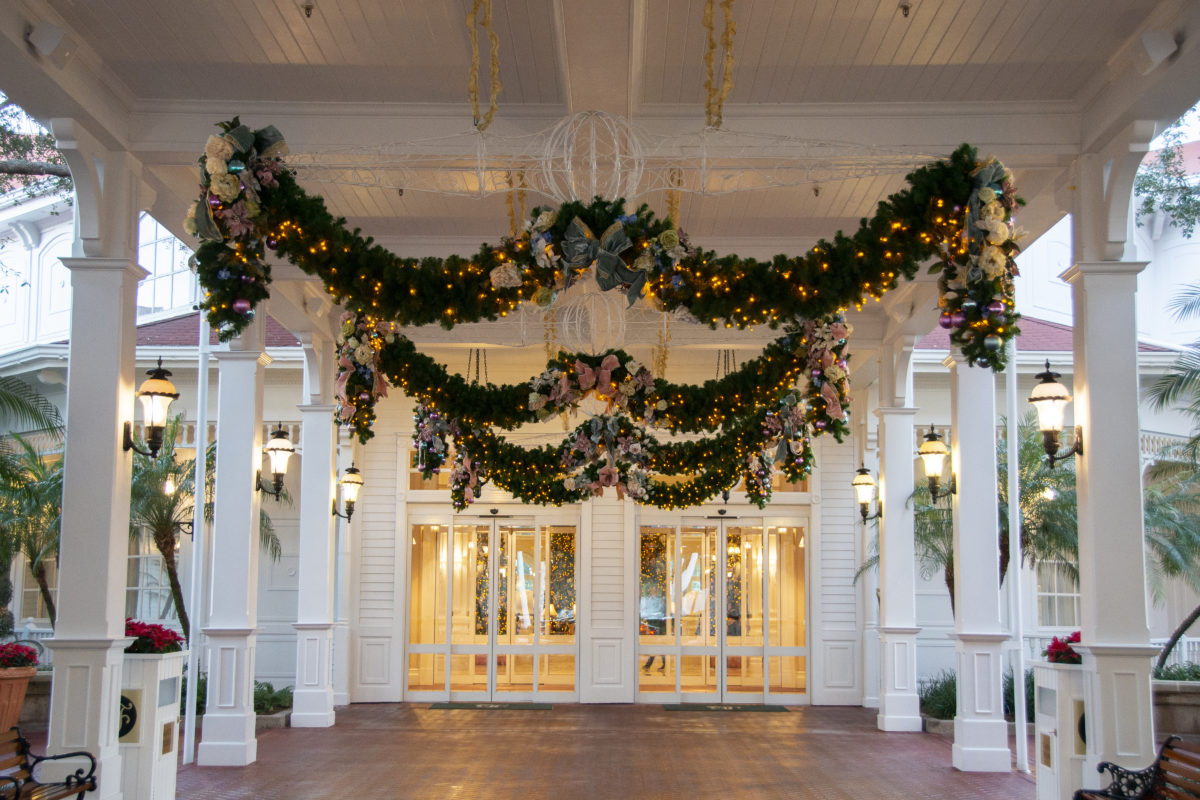 Photos Disneys Grand Floridian Resort And Spa Christmas Tree And