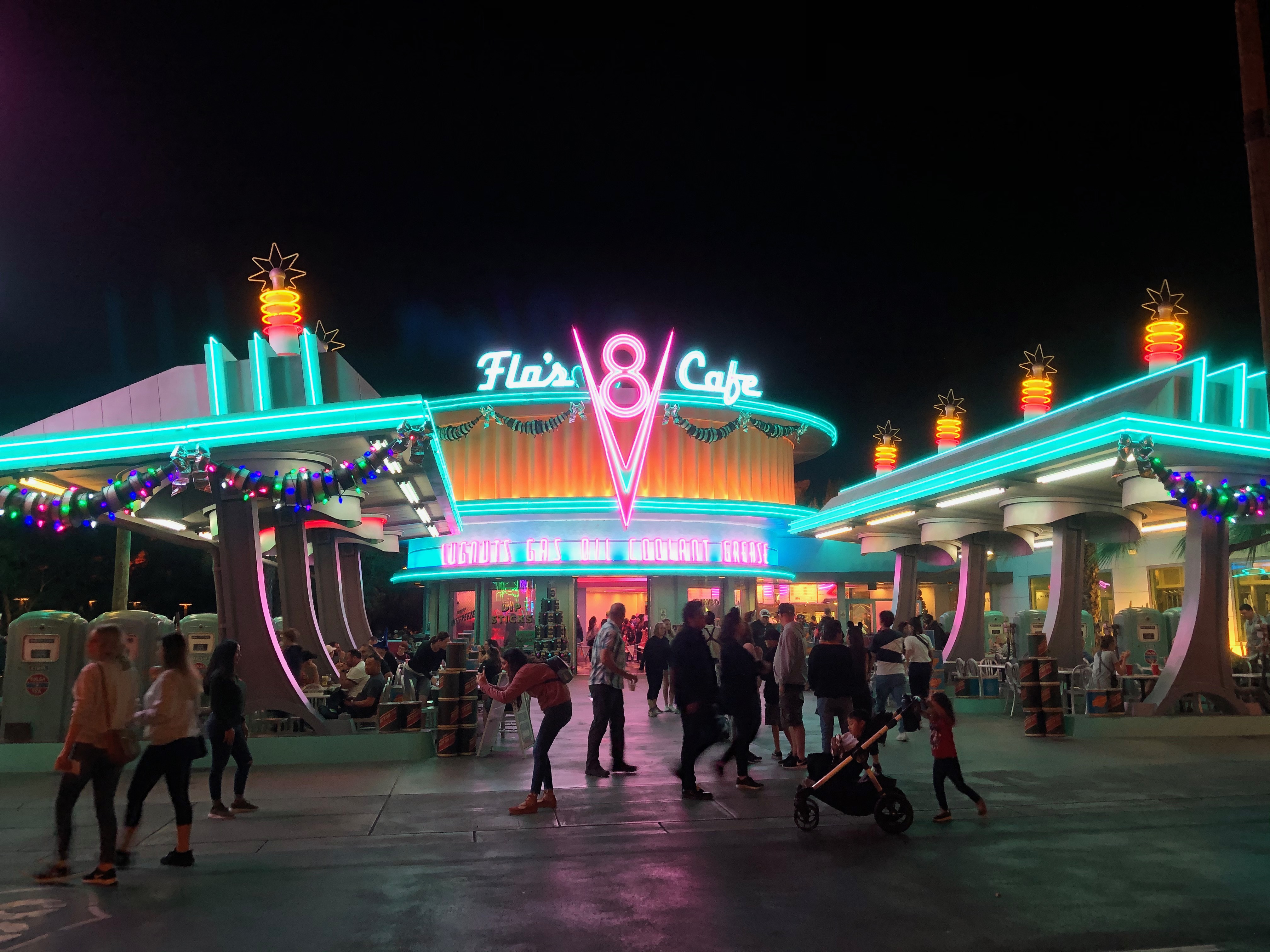 PHOTO REPORT: Disneyland Resort 11/13/19 (Tomorrowland Construction Walls, Sleeping Beauty