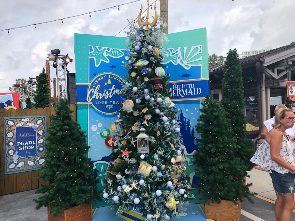 disney springs christmas tree trail 2019