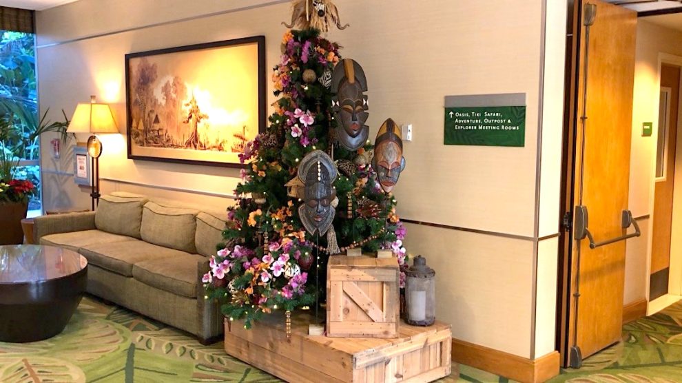 Photos Video Take A Tour Of Disneyland Hotel S 2019 Holiday