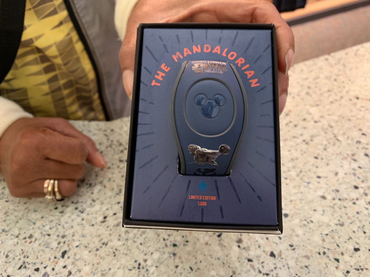 mandalorian pin disney world