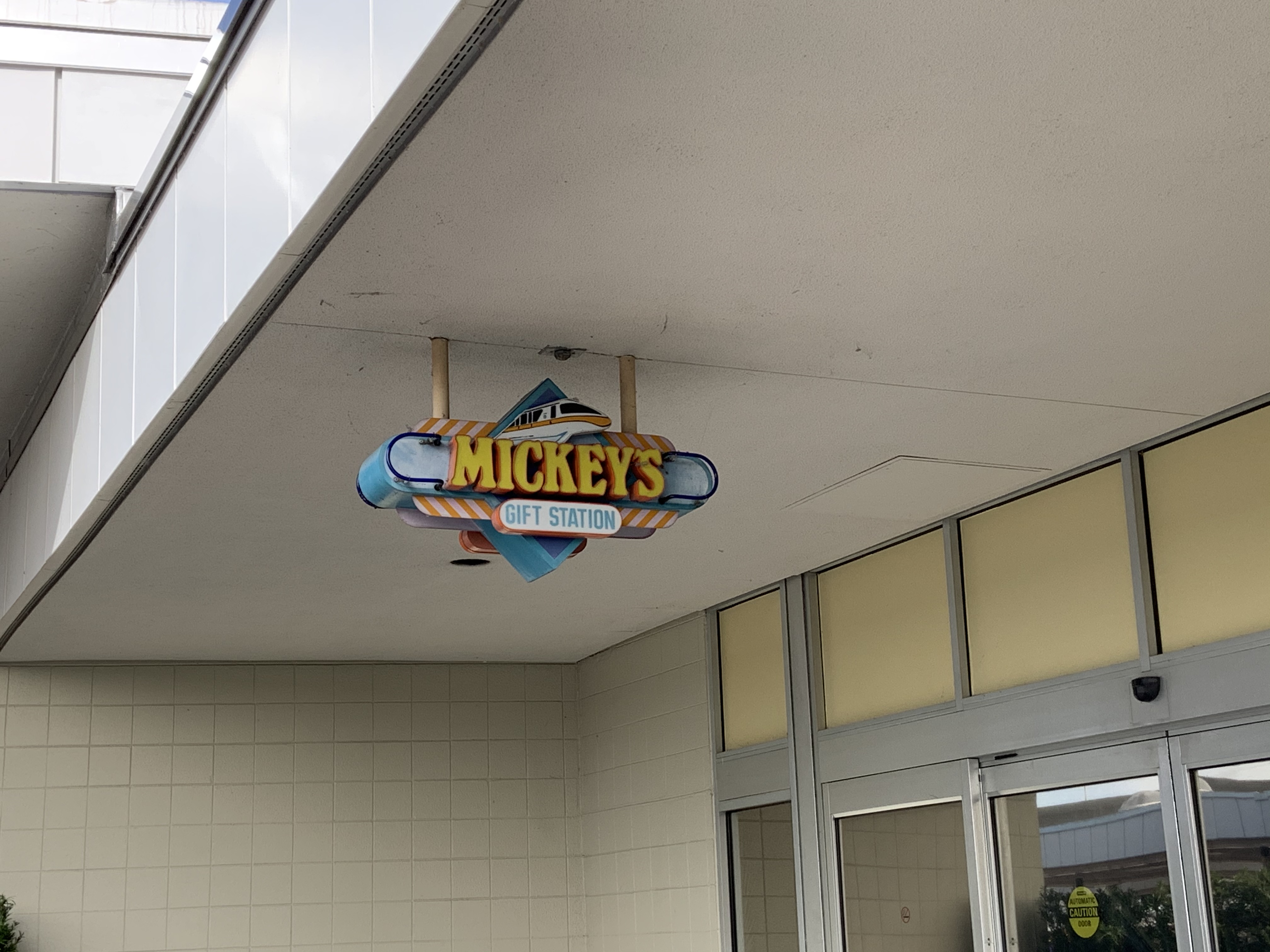 Mickey’s Gift Station closed 12/5/19 2