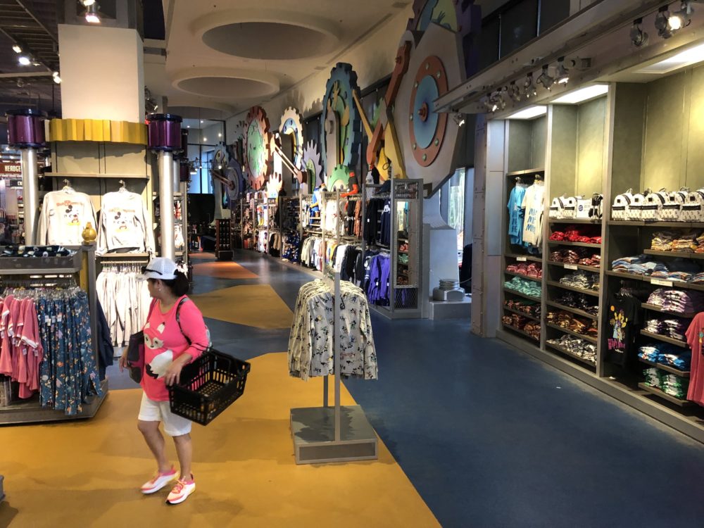 EPCOT Photo Report 12 30 19 mouse gear interior e1577737869277