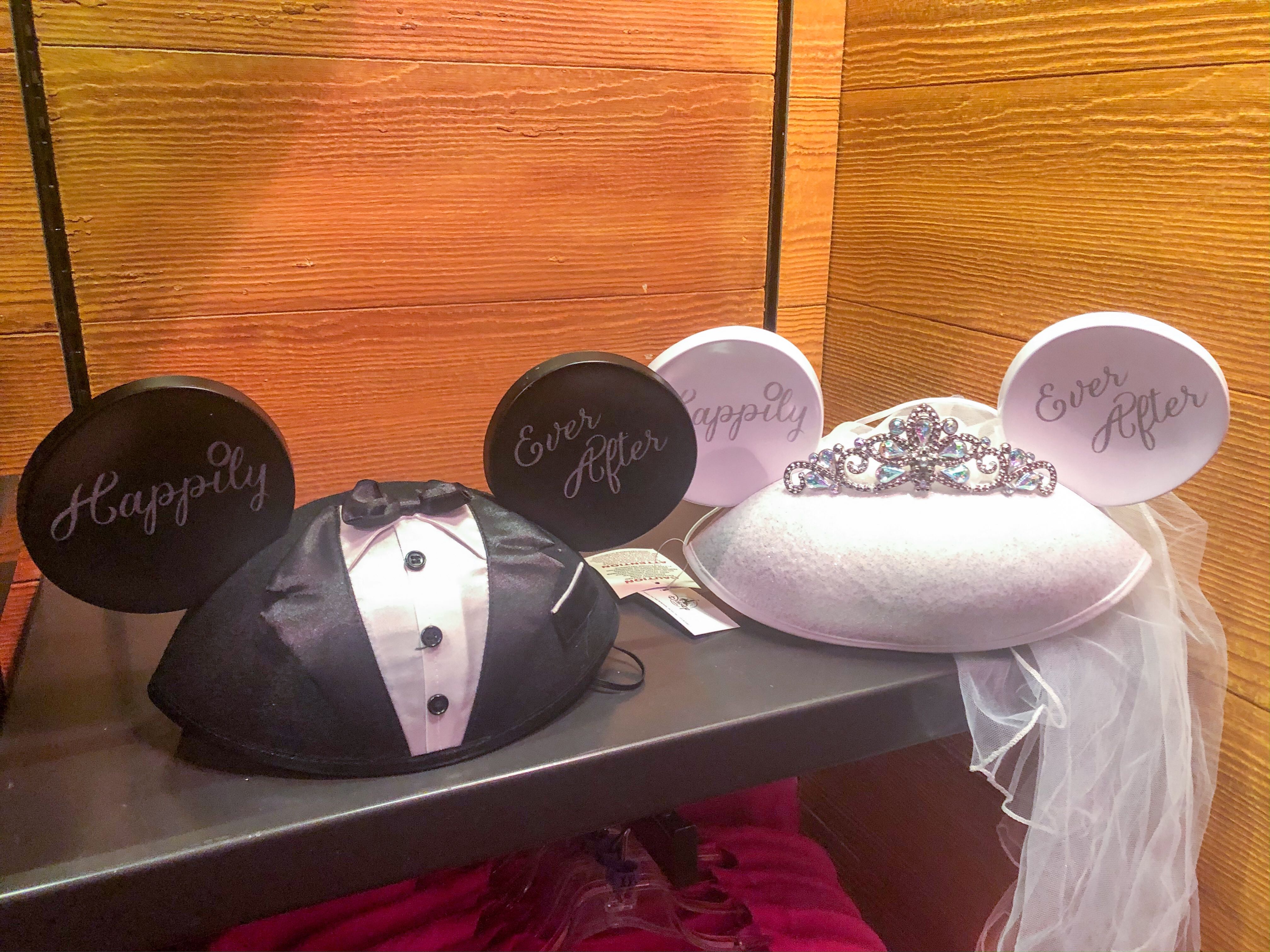 PHOTOS Say "I Do" to the Newest Bride and Groom Mouse Ear