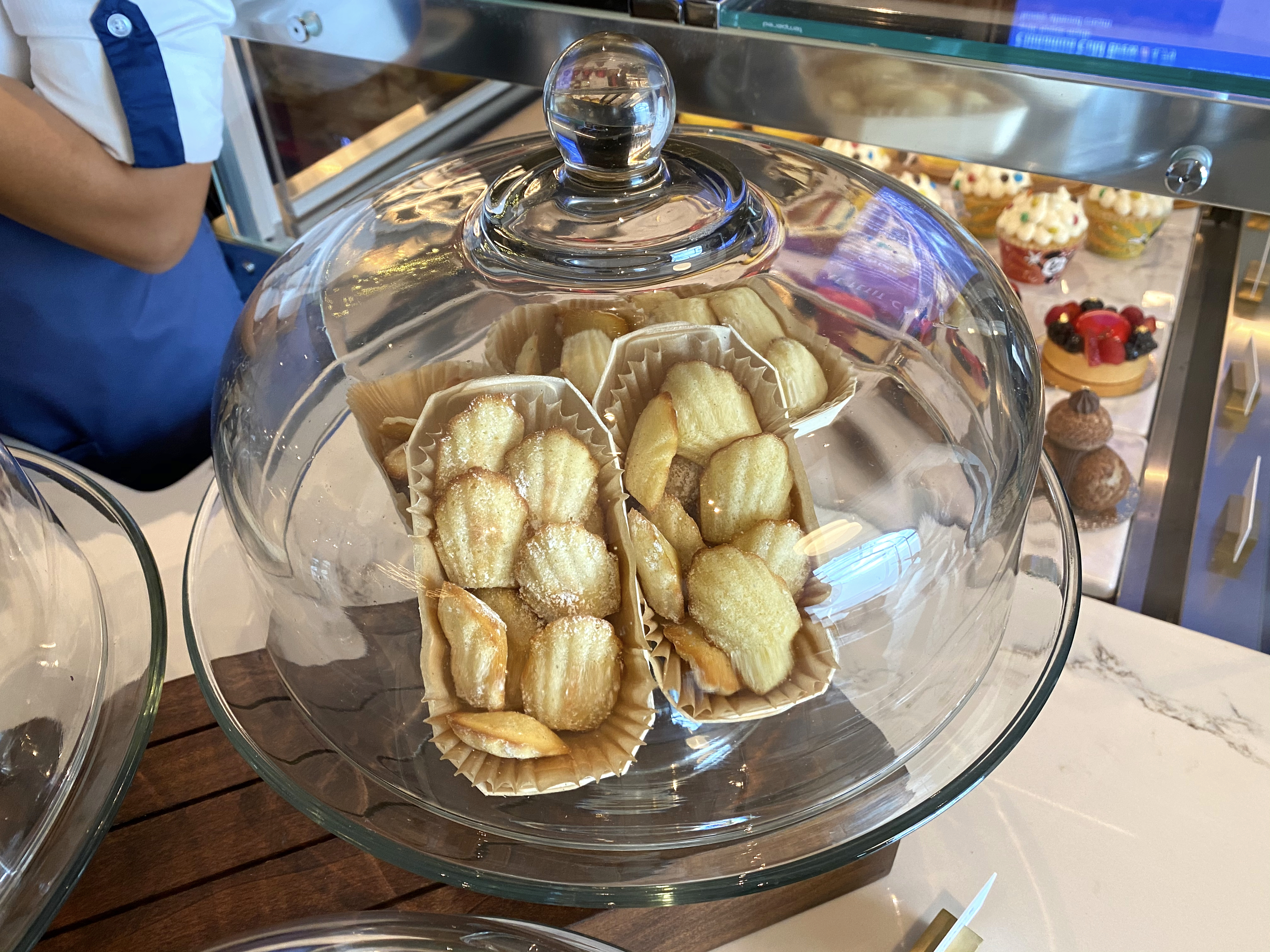 disneys riviera resort la petit cafe pastries dec 2019 92