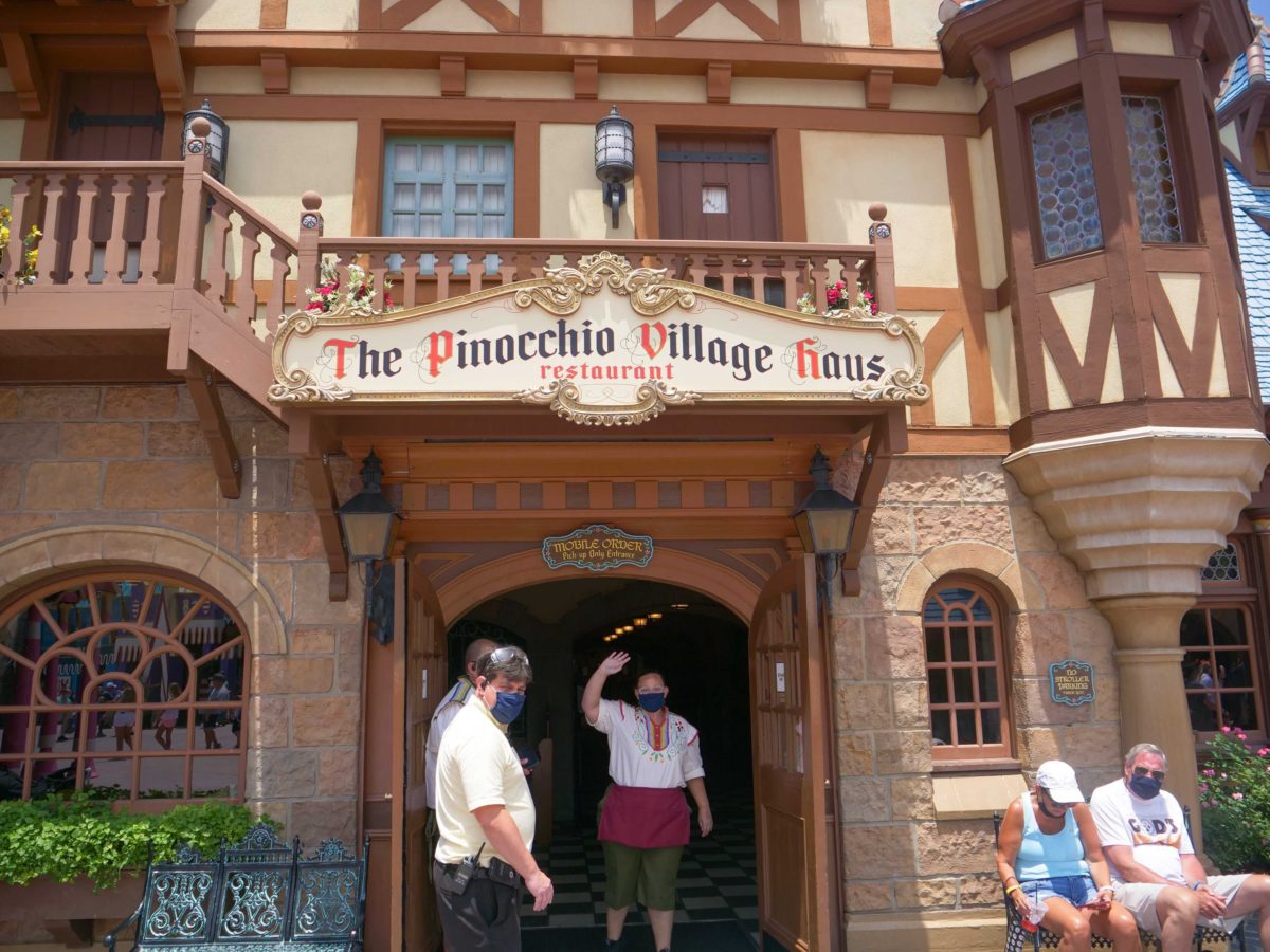 Pinocchio mobile order reopening entrance