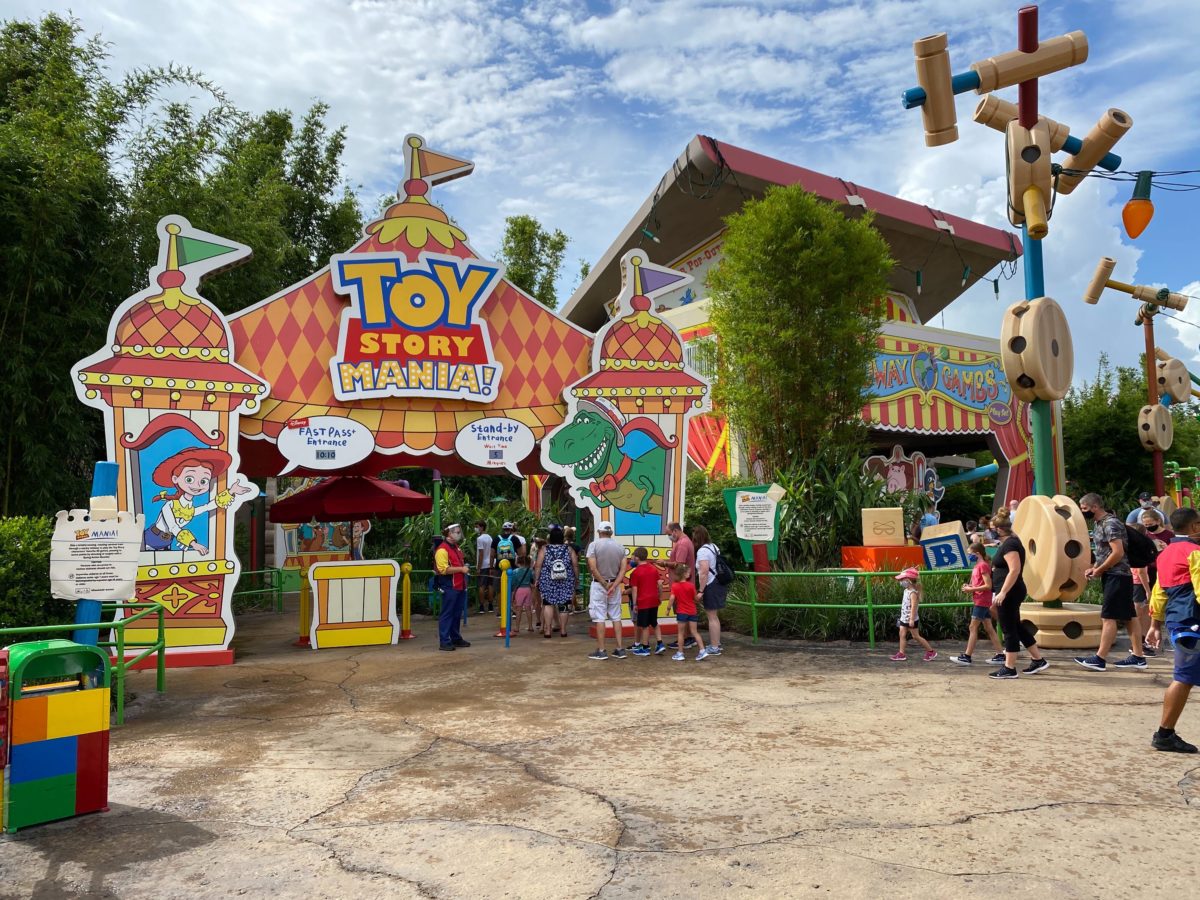 toy story mania entrance