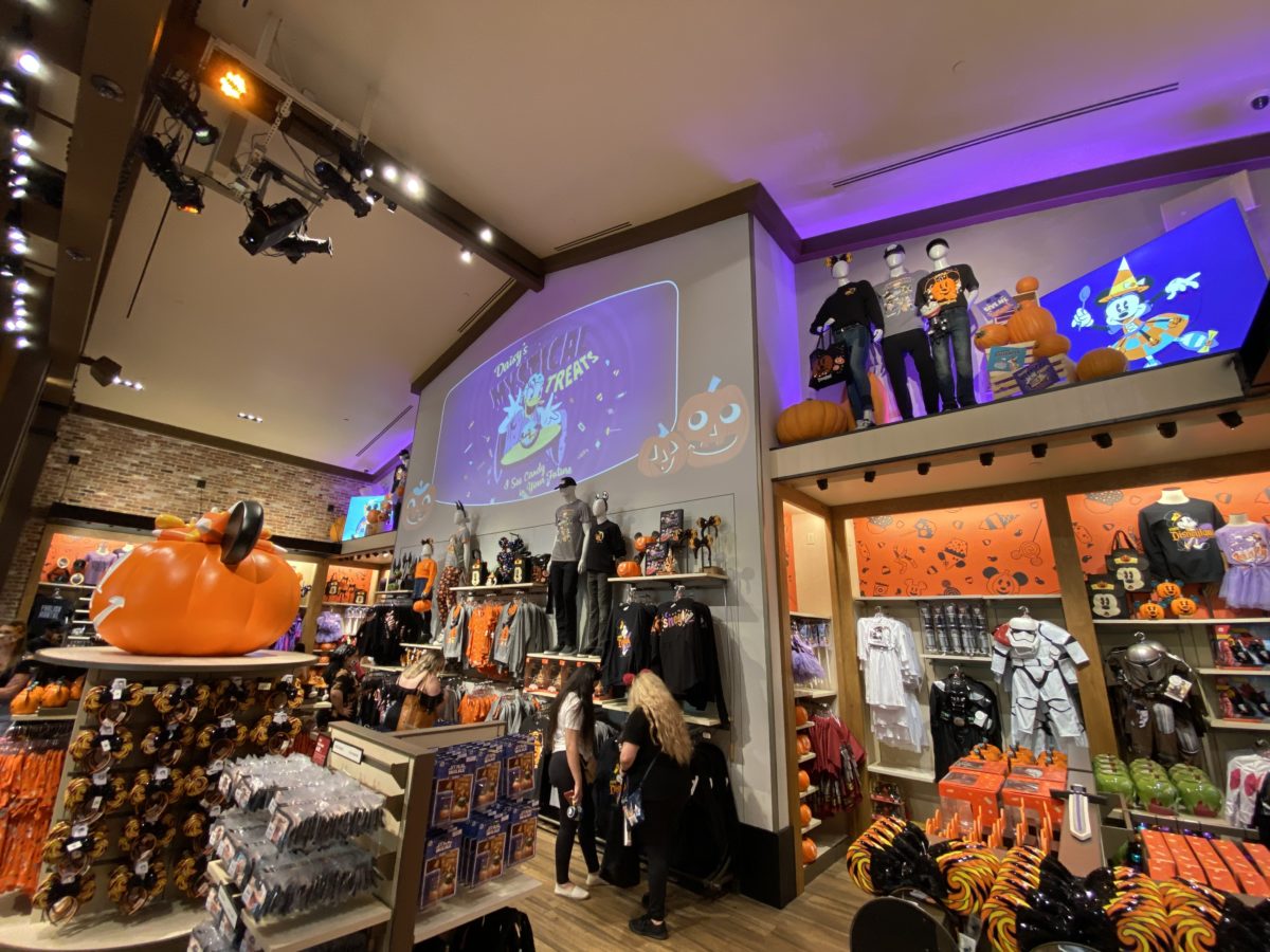 World of Disney DL Decor