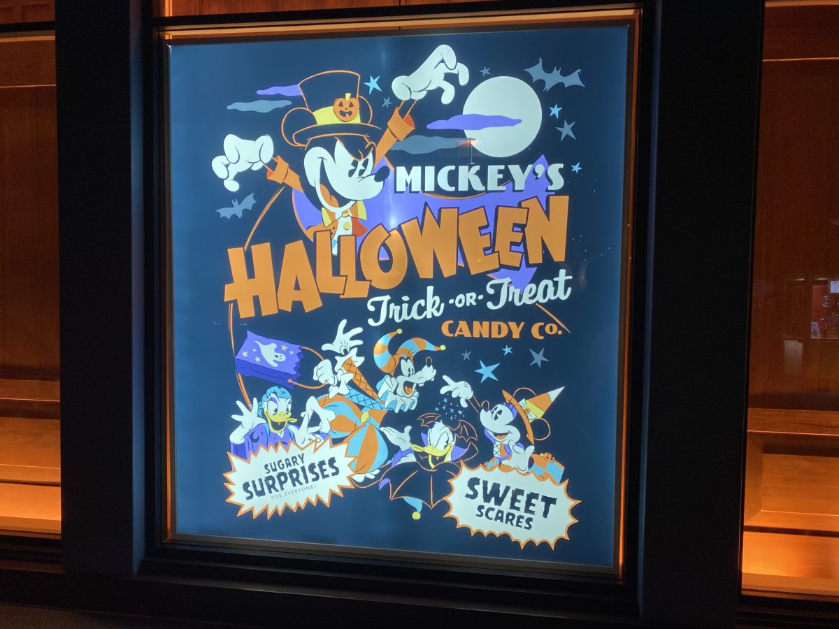 Halloween Window Displays DL